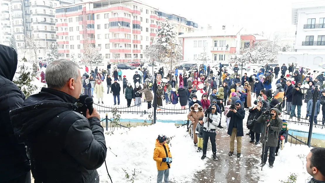 Yeşilyurt'ta düzenlenen Ƈ.kartopu ve kardan adamlar şenlikleri' renkli anlara sahne oldu
