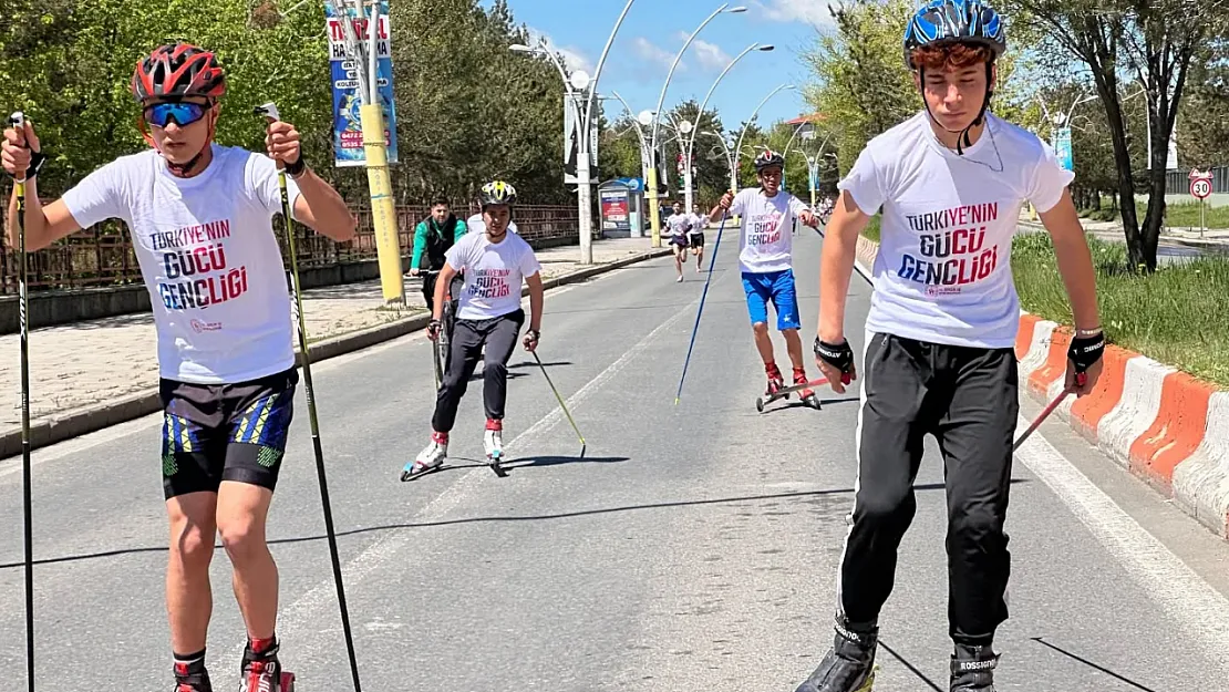 Ağrı'da 19 Mayıs Kutlamaları Kapsamında Atletizm ve Tekerlekli Kayaklı Koşu Müsabakaları Düzenlendi