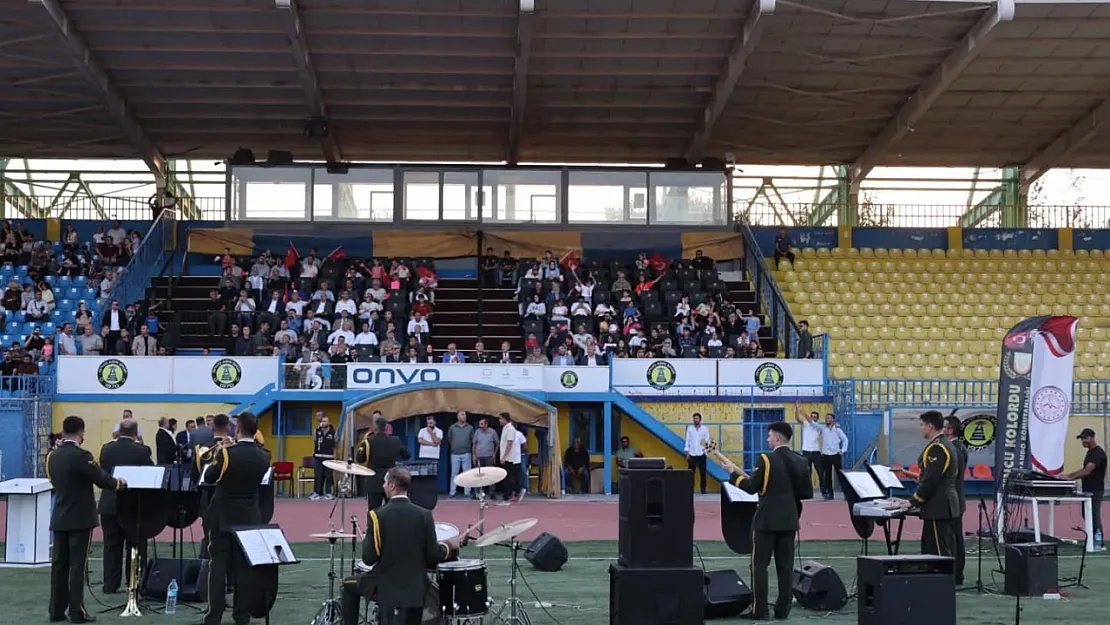 Ağrı'da 30 Ağustos Zafer Bayramı Coşkusu: 9'uncu Kolordu Bando Komutanlığı Konseri