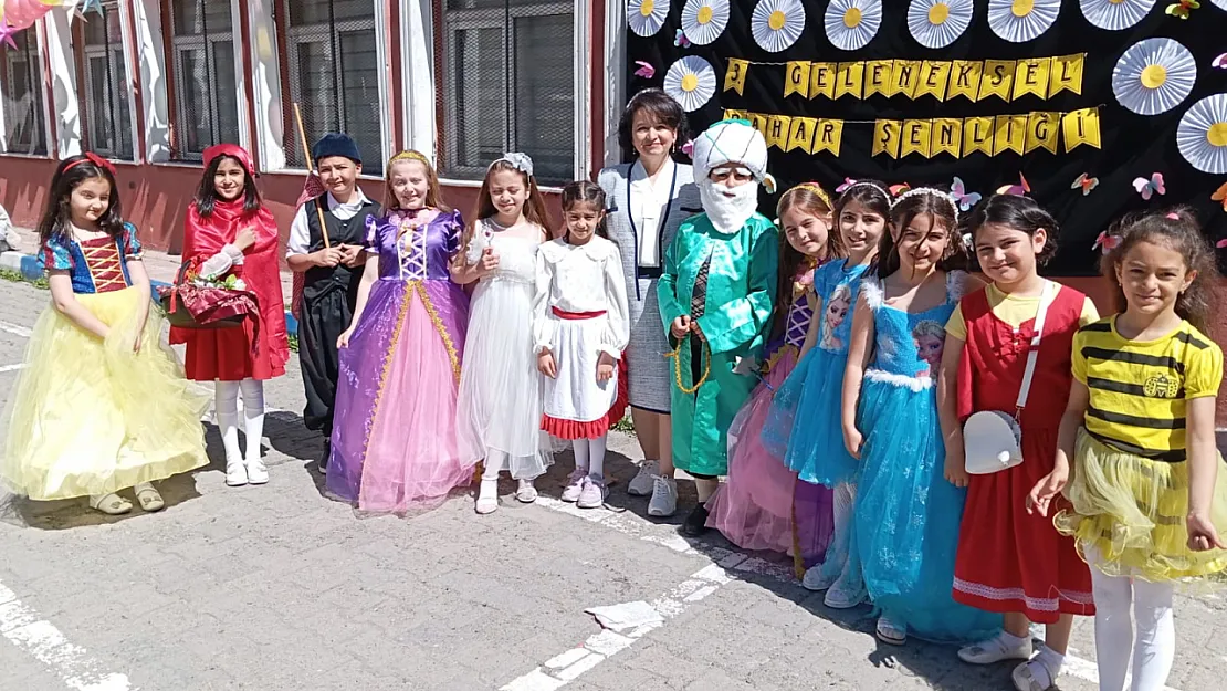 Ağrı'da Cumhuriyet İlkokulunda Türkçenin Renkli Yolculuğu