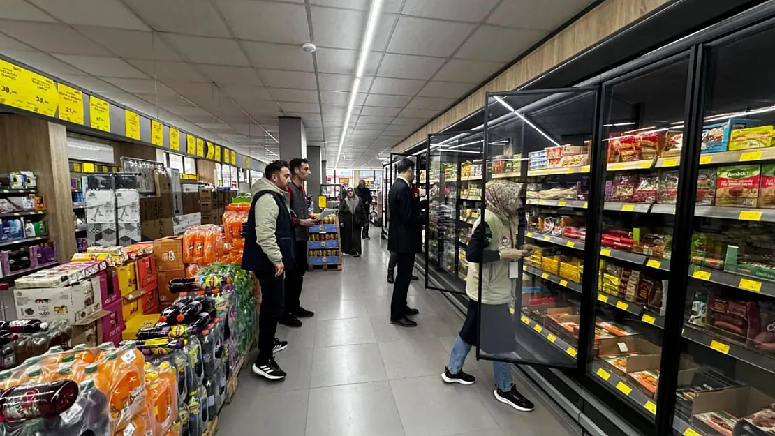 Ağrı'da Güvenilir Gıda Denetimleri Hız Kesmiyor: İlk 6 Ayda Binlerce İşletme Kontrol Edildi!
