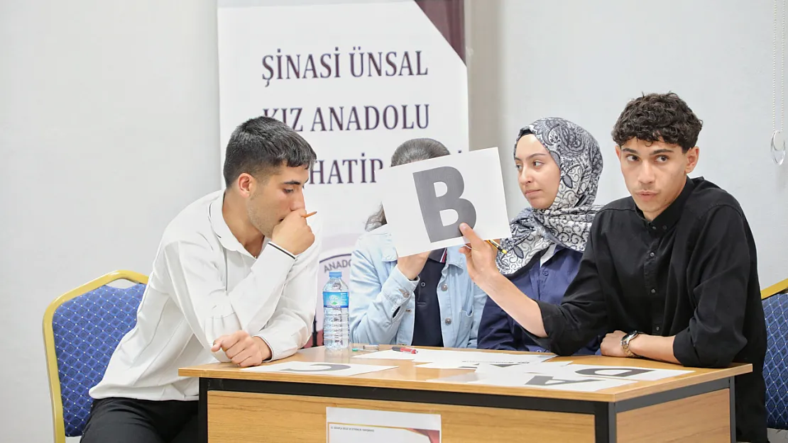Ağrı'da İmam Hatip Okulları Arası 12'inci Arapça Bilgi ve Etkinlik Yarışmaları İl Finali Gerçekleştirildi