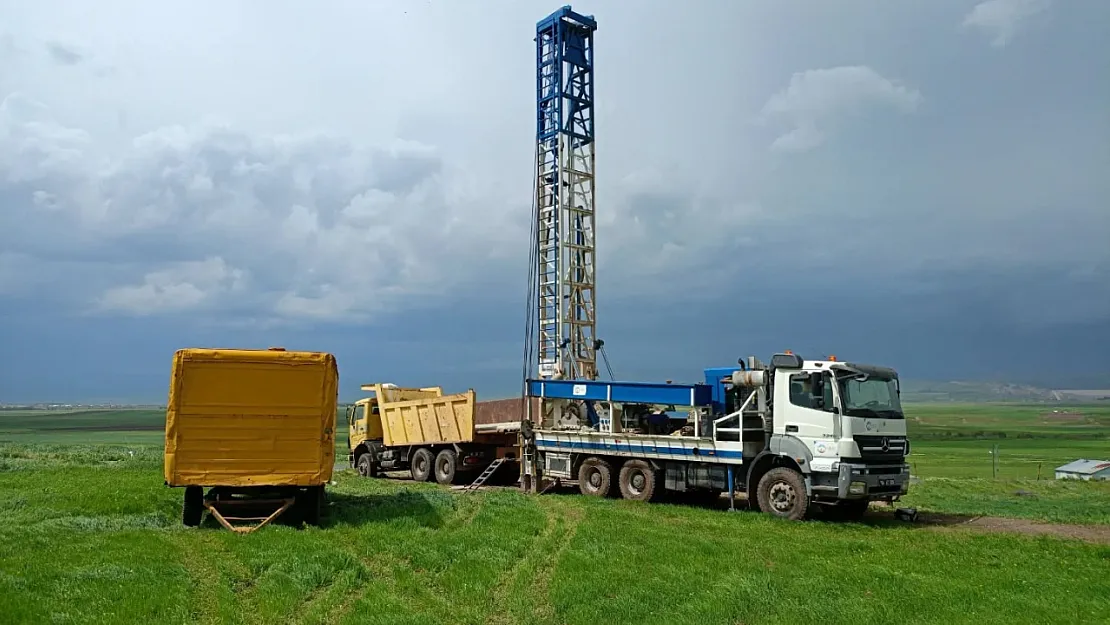 Ağrı Eliaçık Köyü'nde İçme Suyu Sorunu Çözülüyor: Sondaj Çalışmalarında Suya Ulaşıldı