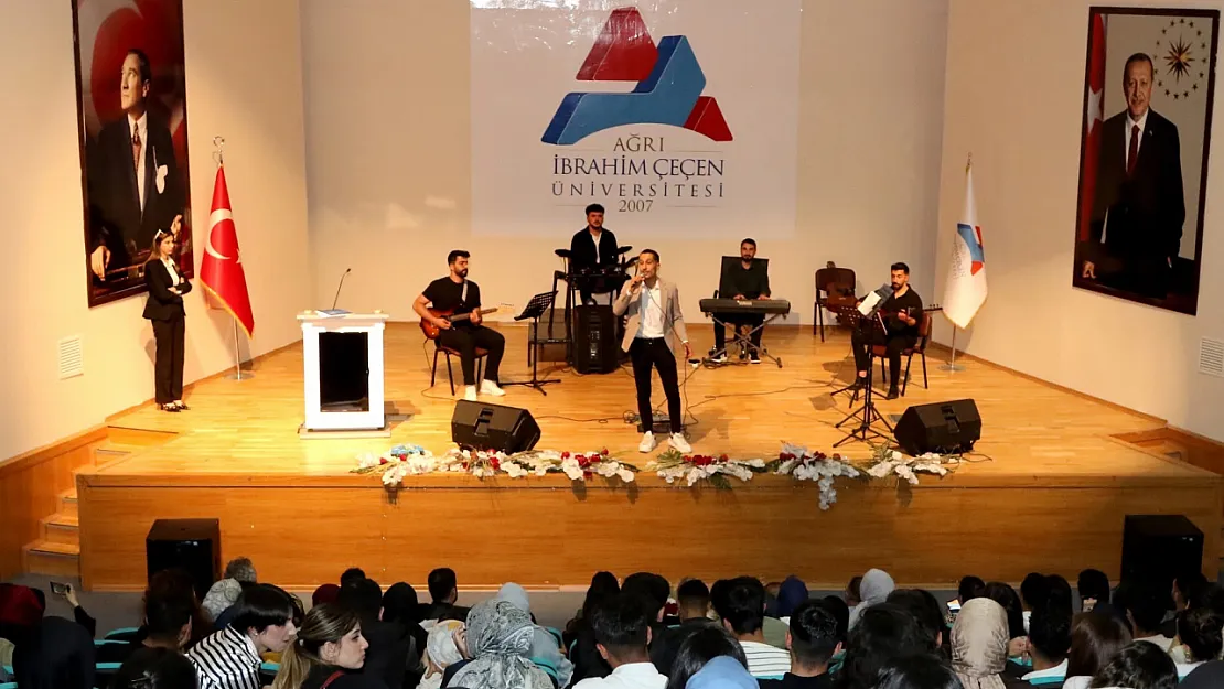 Ağrı İbrahim Çeçen Üniversitesi'nde Bahar Şenlikleri Kapsamında Ses Yarışması Düzenlendi