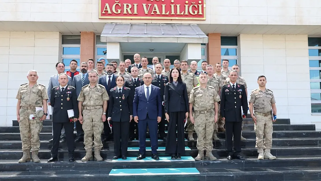 Ağrı Valisi Mustafa Koç'tan Jandarma Teşkilatı'nın 186. Yılına Özel Takdim Töreni