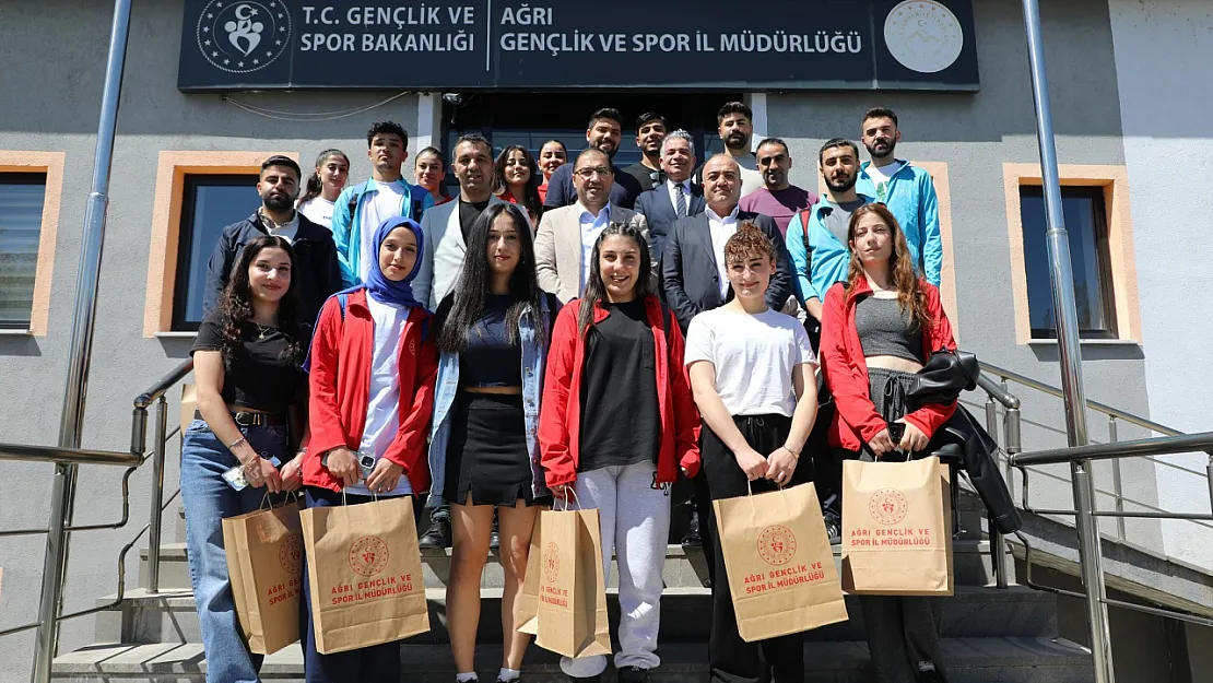 Ağrılı Voleybolcular Bölge Şampiyonalarında Göz Doldurdu