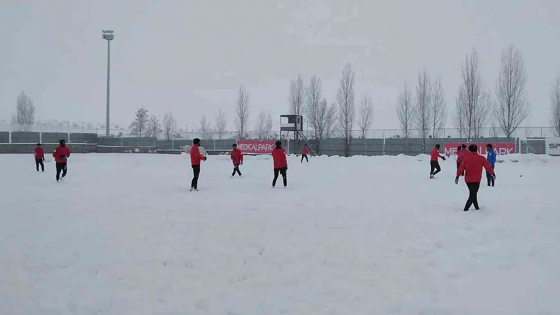 Elazığspor, Artvin Hopaspor maçı hazırlıklarını sürdürüyor
