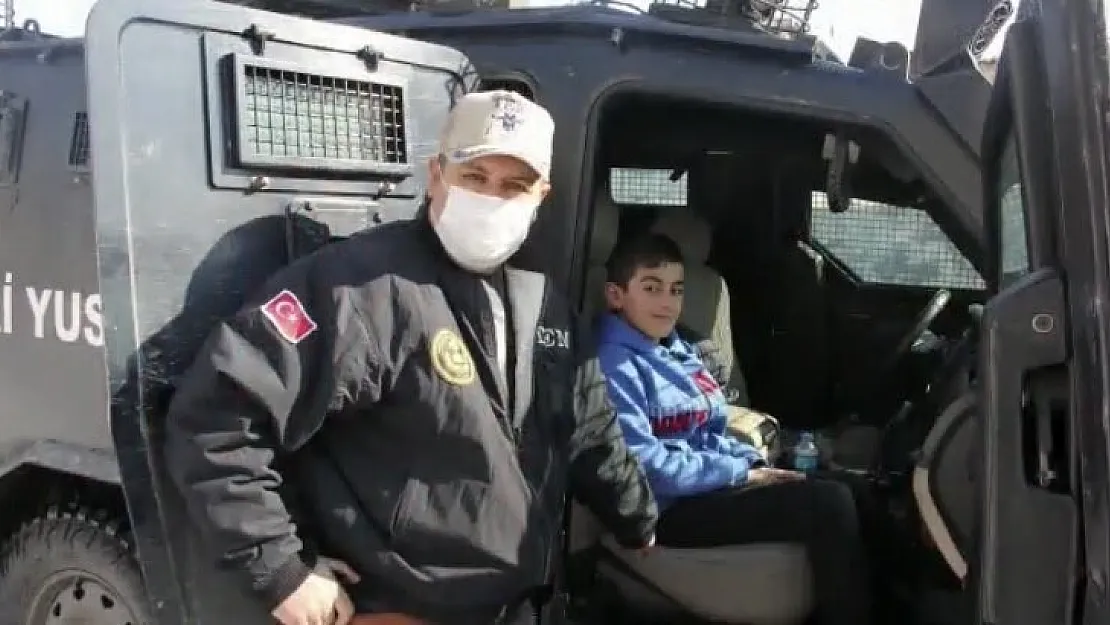 Van polisi çocuklarla buluştu

