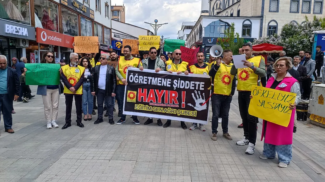 Eğitim Sen Ağrı: 'Öğretmene şiddete hayır' dedi