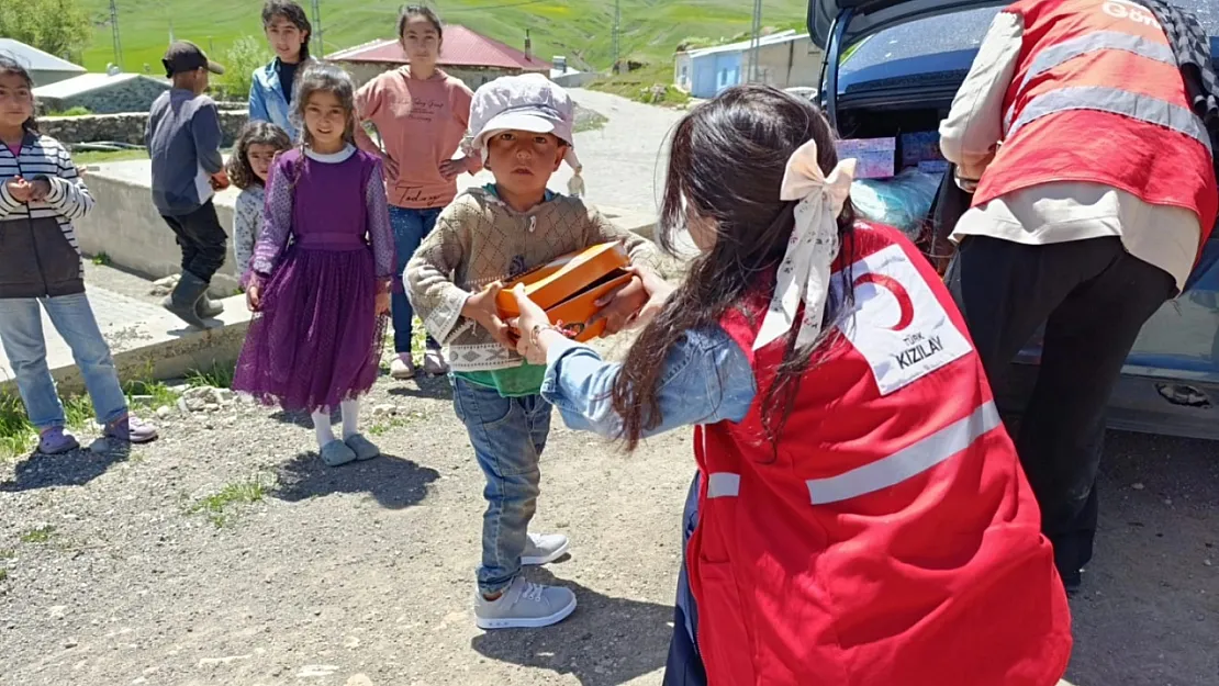 Kızılay Ağrı Şube Başkanı Orhan Tatlı: 'Bayram Sevinci Çocukların Gülümsemesiyle Başlıyor'