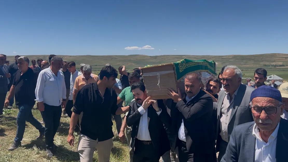 Savcı Sayan'ın acı günü: Abisi Süreyya Sayan Son Yolculuğuna Uğurlandı