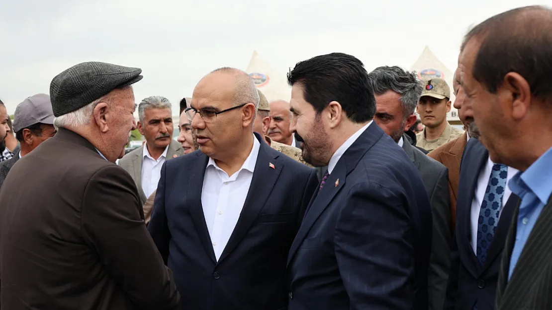 Vali Mustafa Koç'tan Sayan Ailesine Taziye Ziyareti
