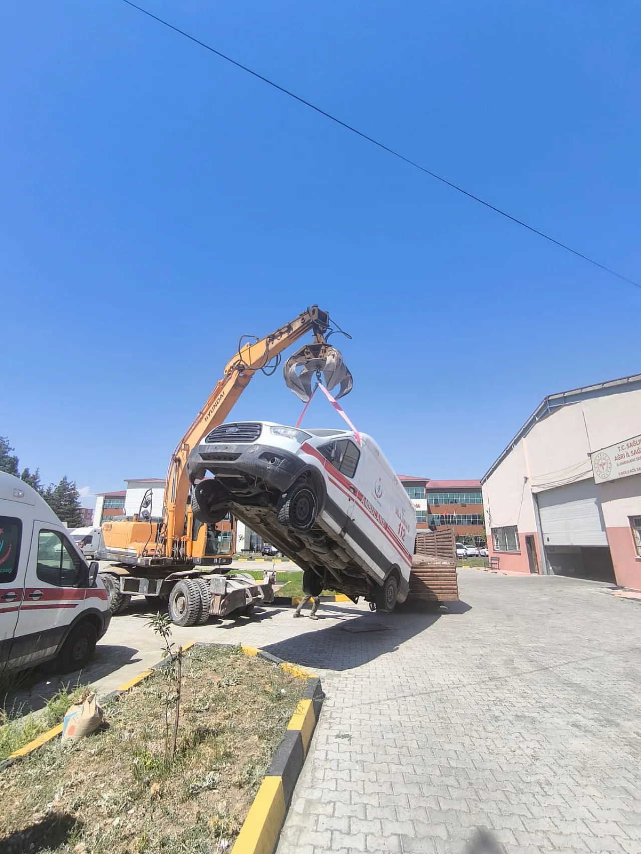 Ağrı İl Sağlık Müdürlüğü'nden Ambulans Tasfiyesi Açıklaması