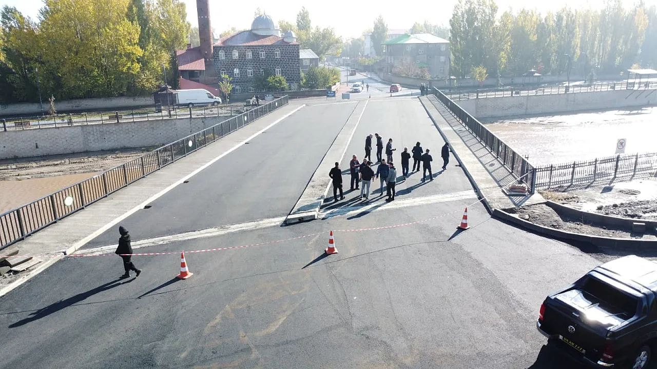 Ağrı'da Fırat-Fevzi Çakmak Köprüsü Açıldı: Trafik Rahatlayacak