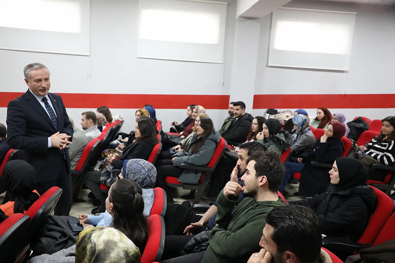 Ağrı'da aday öğretmenlere mesaj: 'Kapımız her zaman açık'