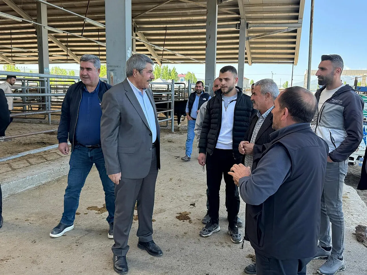 Patnos Hayvan Pazarı Kantar Sorunu Çözülüyor: Besicilere Müjde!
