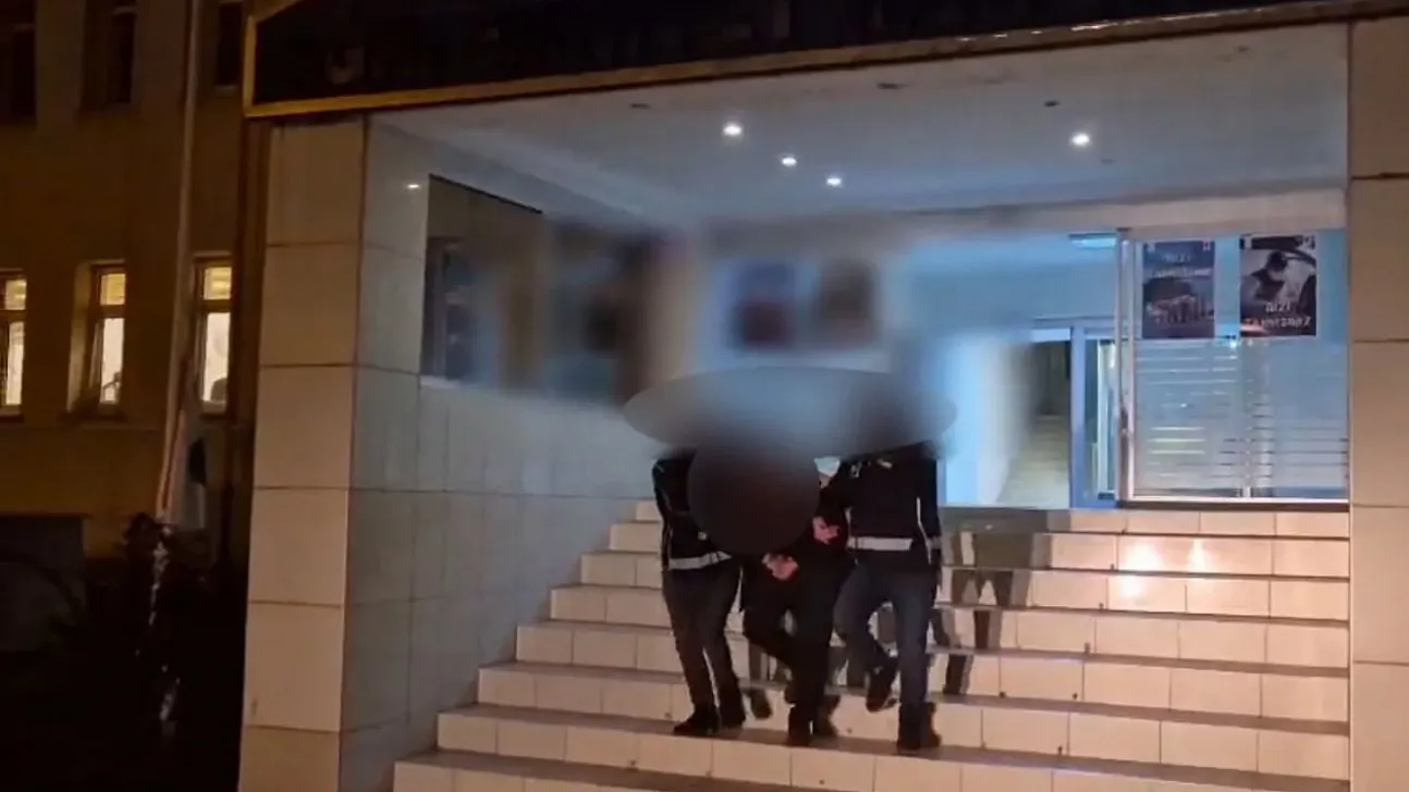 Ağrı Emniyetinden Büyük Başarı: 19 Suçtan Aranan Firari Yakalandı