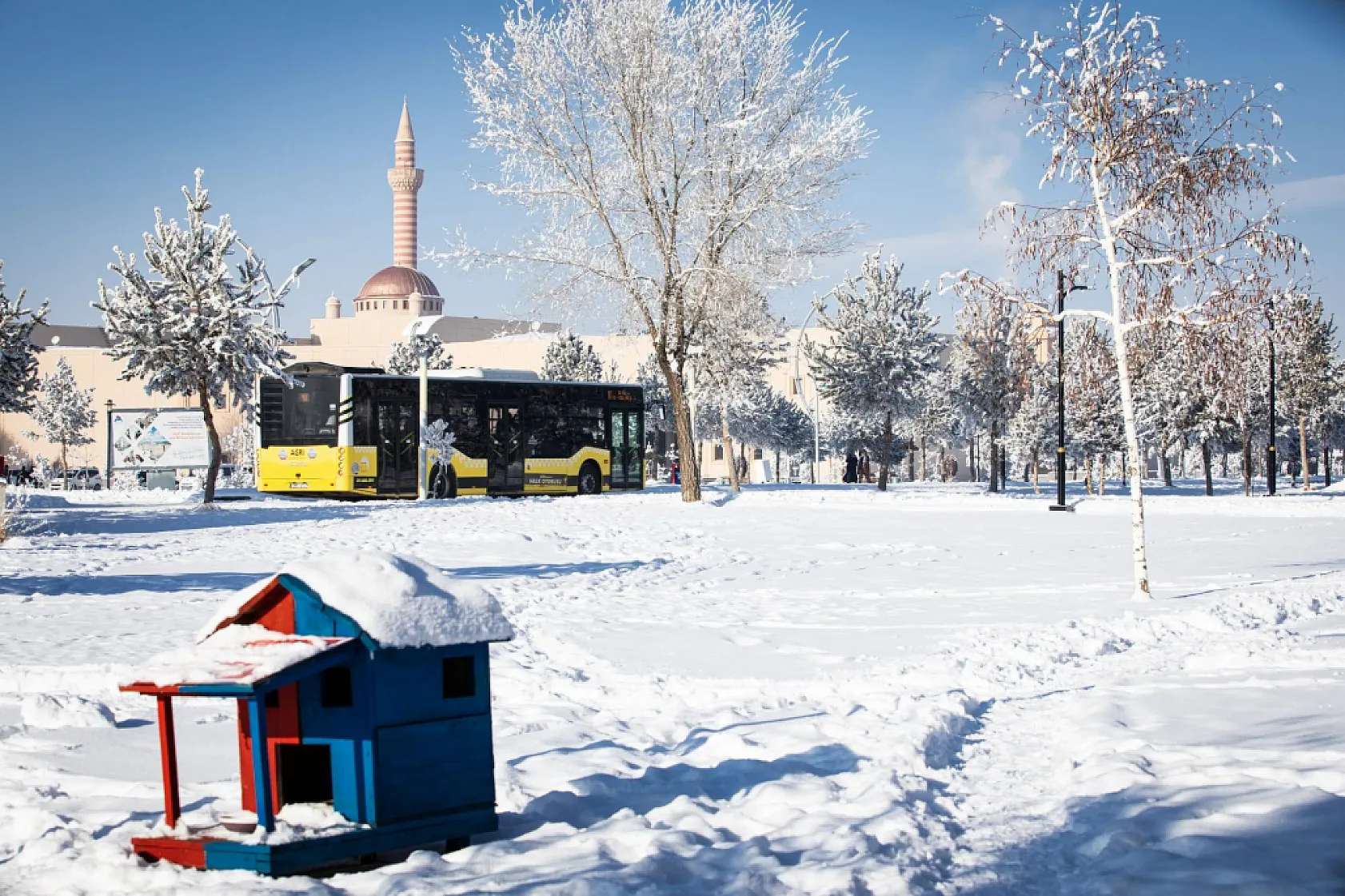 Ağrı'da kar güzelliği: Üniversite Kampüsü kartpostallık görüntüler sundu
