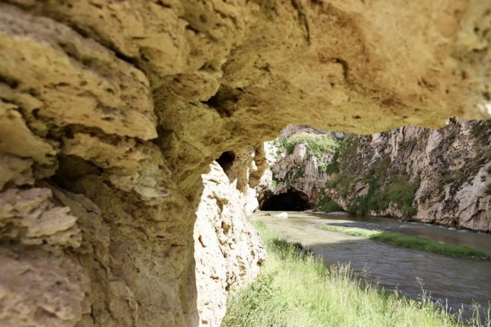 Ağrı'da Kudret Köprüsü manzarası ile mest ediyor