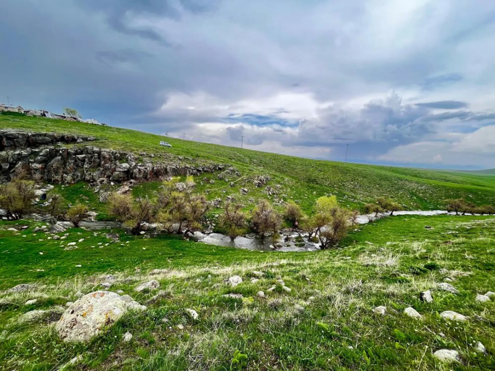 Ağrı'da baharın gelişi ile doğanın renk uyumu büyüledi