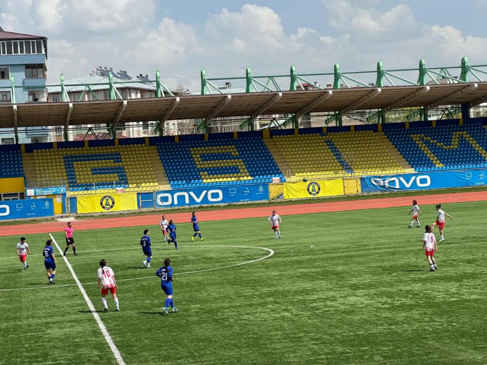 Ağrı'nın tek kadın futbol takımı 2. lig yolunda emin adımlarla ilerliyor