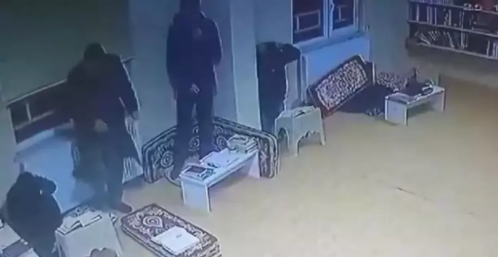 Ağrı'da çocukları döven imam gözaltına alındı