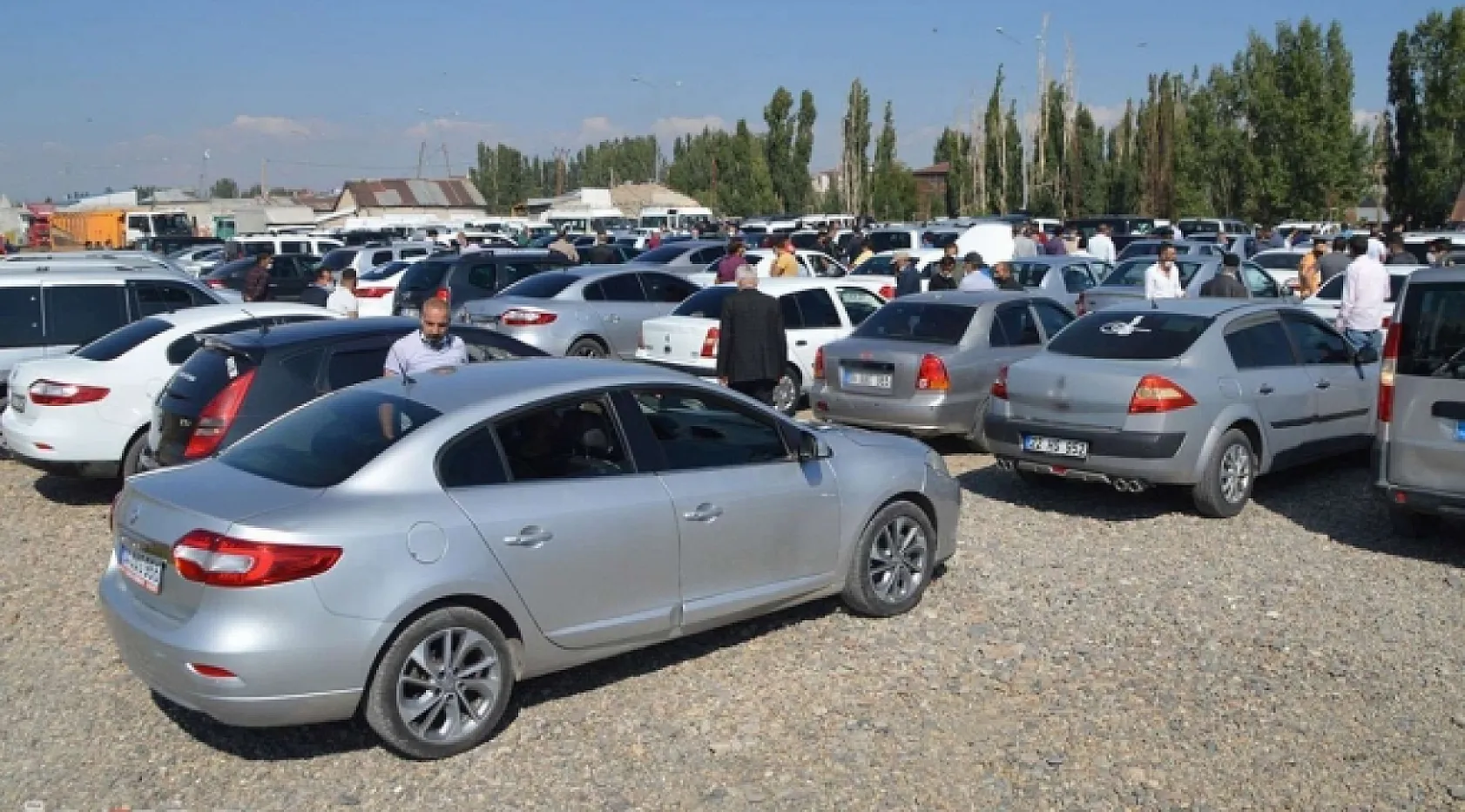 Ağrı'da Ramazan Bayramı Öncesi İkinci El Otomobil Piyasası Canlandı