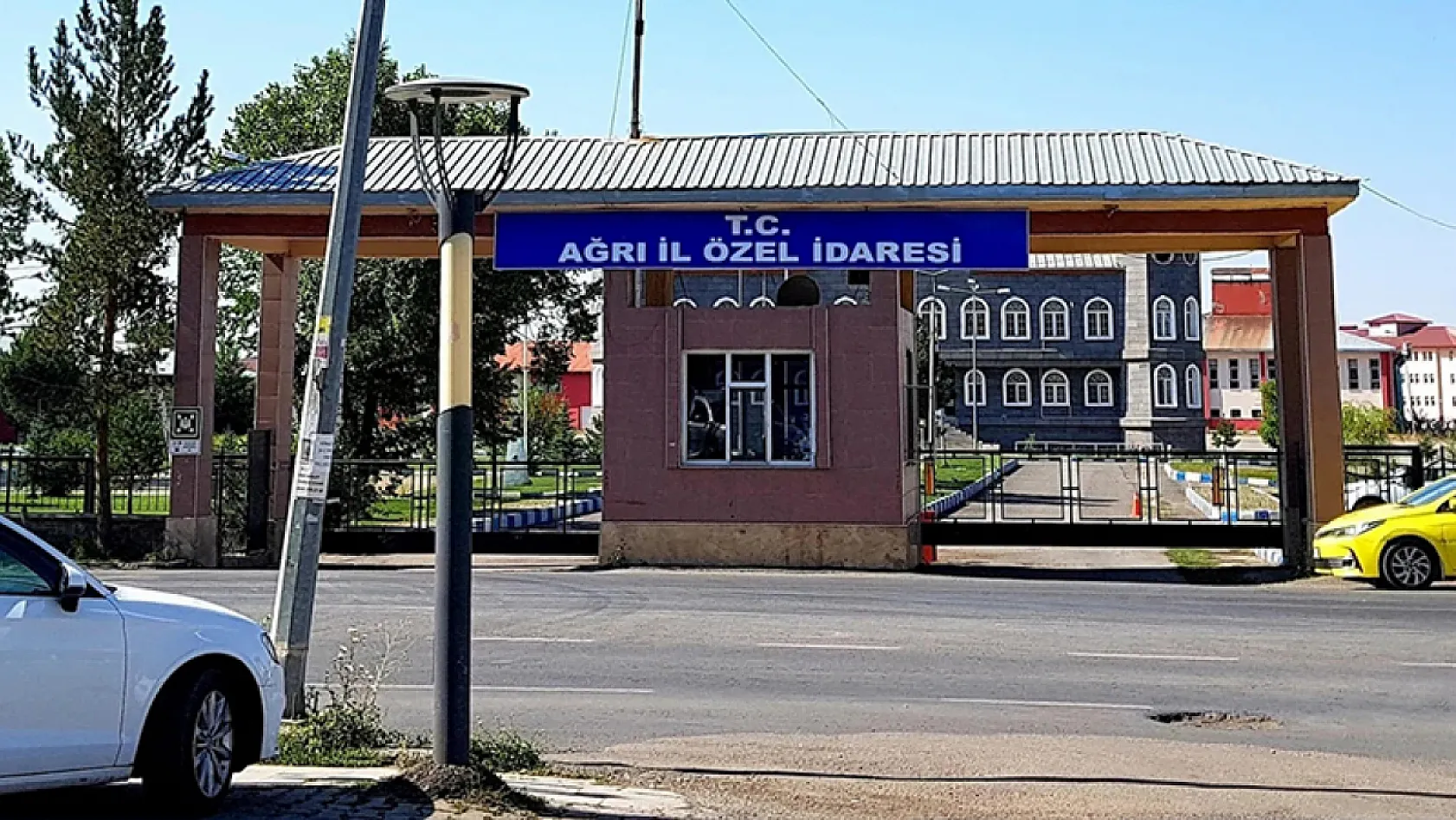 Ağrı'da Bugün 100'den Fazla Kişi Emekliye Ayrıldı!