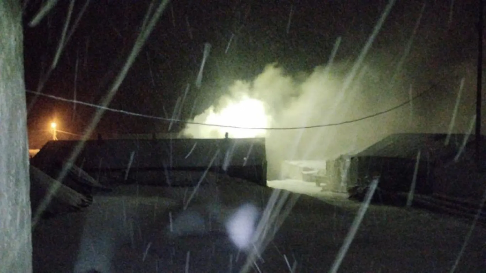 Ağrı'da o köy Mayıs ayının ortasında beyaza büründü