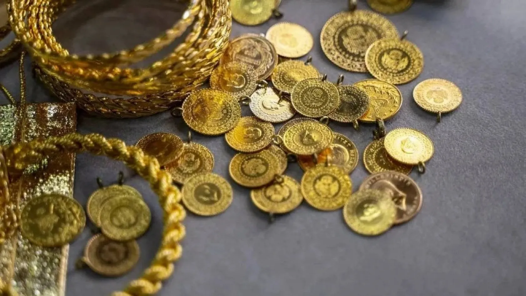 Ağrı'da Altın Fiyatları Zirve Yaptı! Kuyumcular 'Şimdiden Alan Kazanır' Diyor!