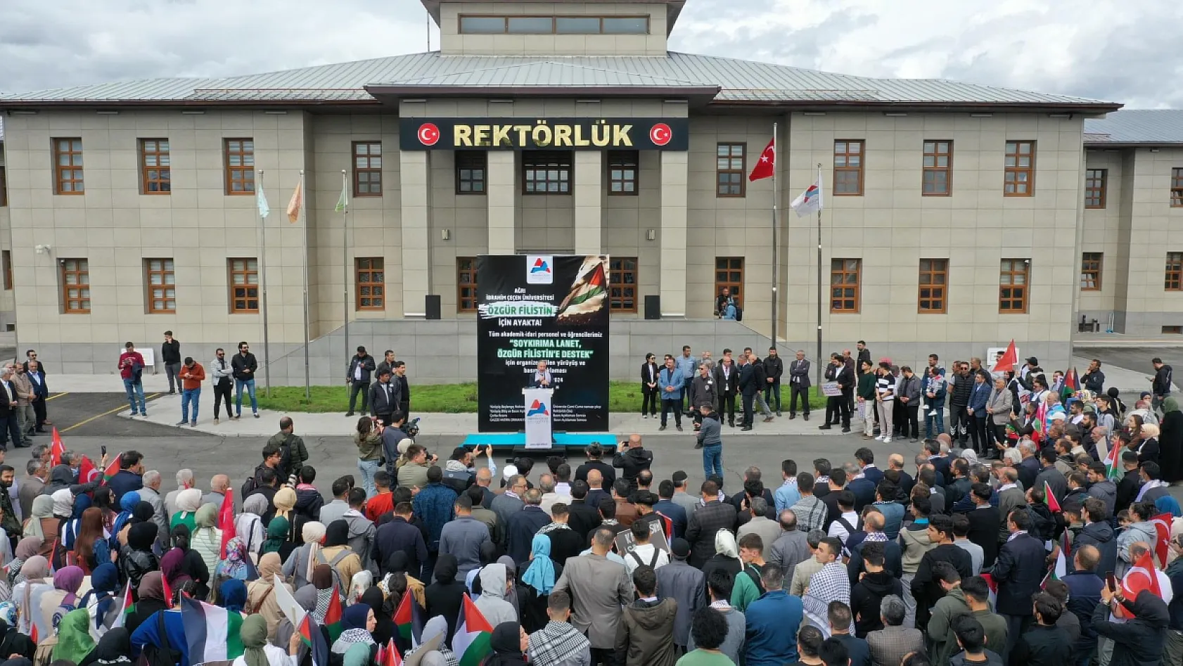 Ağrı'da yüzlerce kişi Filistin'e destek yürüyüşüne katıldı