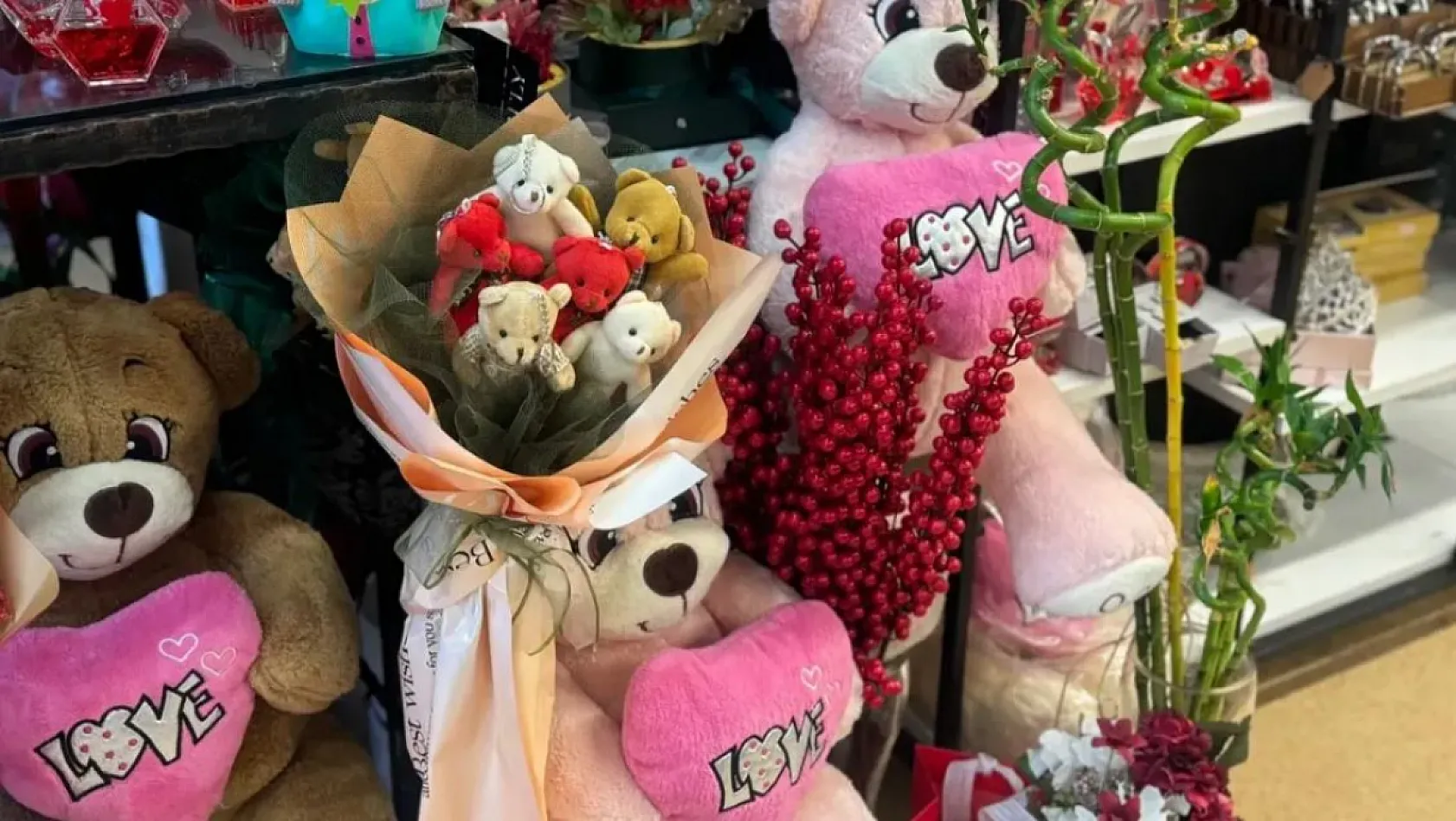 Ağrı'da Aşkın Bedeli Ağır: Sevgililer Günü Çiçeksiz Geçecek