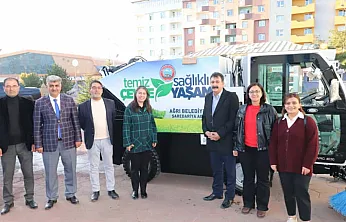 Ağrı Belediyesi, Vakumlu Yeni Yol Süpürme Aracıyla Filosunu Güçlendirdi