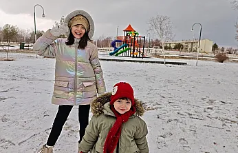 Ağrı'da Beklenen Kar Yağışı Kent Merkezini Beyaza Bürüdü
