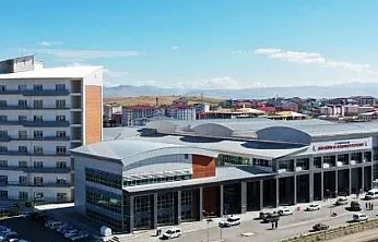 Ağrı Eğitim ve Araştırma Hastanesi'nde Bir Günde 5 Bin 17 Hasta