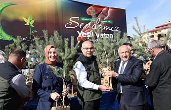 Ağrı 'Geleceğe Nefes' Oldu: Yeşil Vatan İçin Binlerce Fidan Toprakla Buluştu