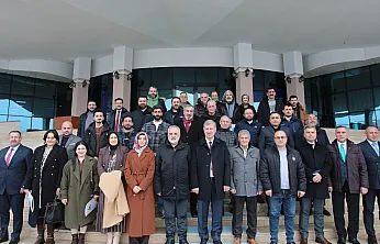 AİÇÜ Rektörü Gülçin, Gazeteciler Günü'nde basınla buluştu