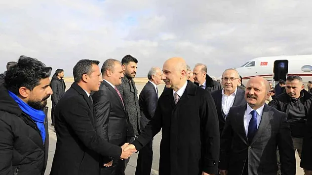 Ulaştırma ve Altyapı Bakanı Karaismailoğlu Ağrı'da
