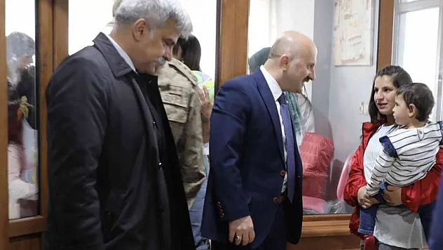 Ağrı'da vali Varol ve Başkan Sayan'dan bayram ziyaretleri