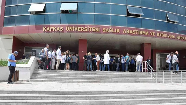 Kars'ta doktora saldırıya tepki
