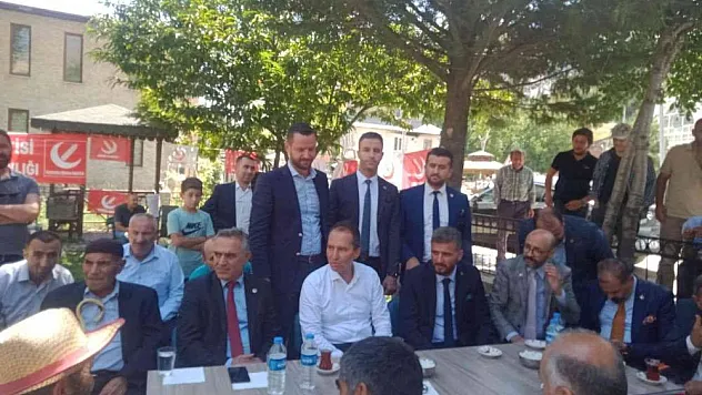 Yeniden Refah Partisi Genel Başkanı Erbakan Bahçesaray'da vatandaşlarla buluştu
