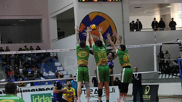 Efeler Ligi: Bingöl Solhan Spor: 3 - Fenerbahçe: 1
