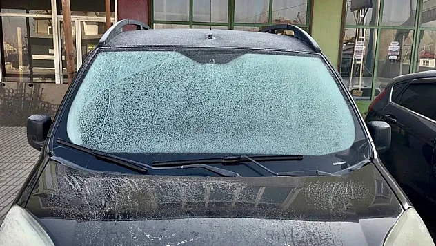 Ağrı'da yağmayan kar yerini dona bıraktı