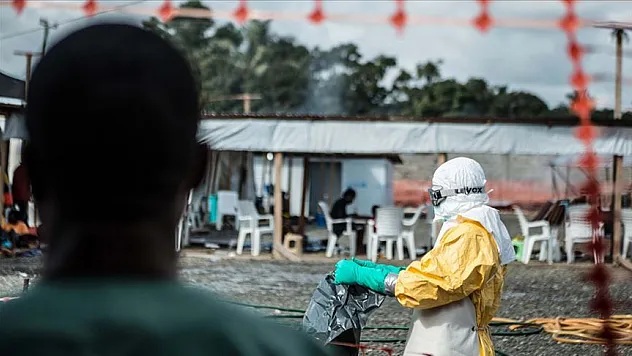 Ebola salgınında vaka sayısı 100'e yükseldi 