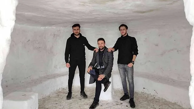 Çıldır Gölü Eskimo Evine yoğun ilgi
