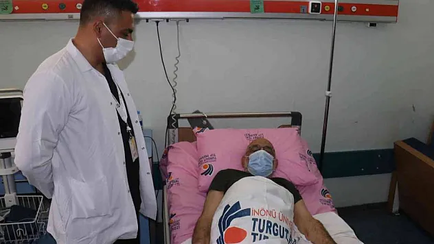 Kalçasındaki dev tümör görenleri hayrete düşürdü
