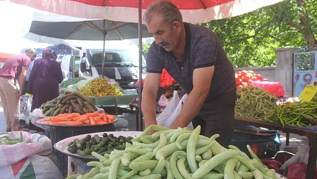 Yaklaşan kış ayları nedeniyle turşuluk ürünler pazardaki yerini aldı
