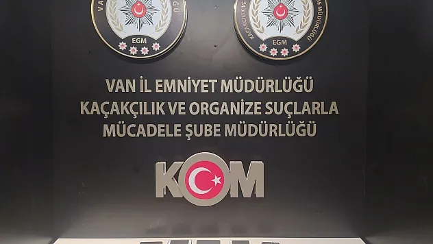 Van merkezli operasyonda sahte çek düzenleyen 3 kişi tutuklandı
