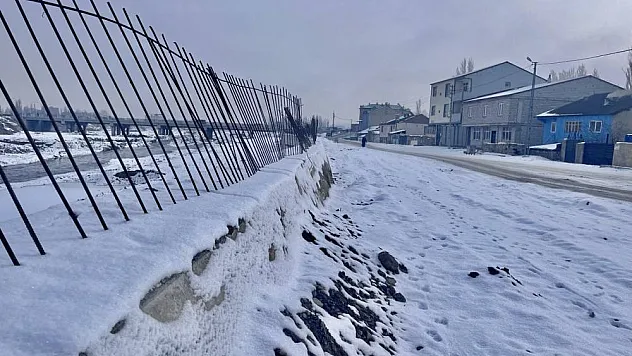 Ağrı beyaza büründü
