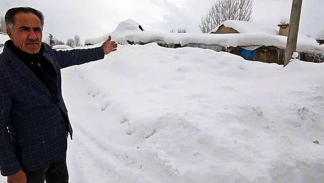 Yüksekova'da aşırı soğuklar hayatı donma noktasına getirdi

